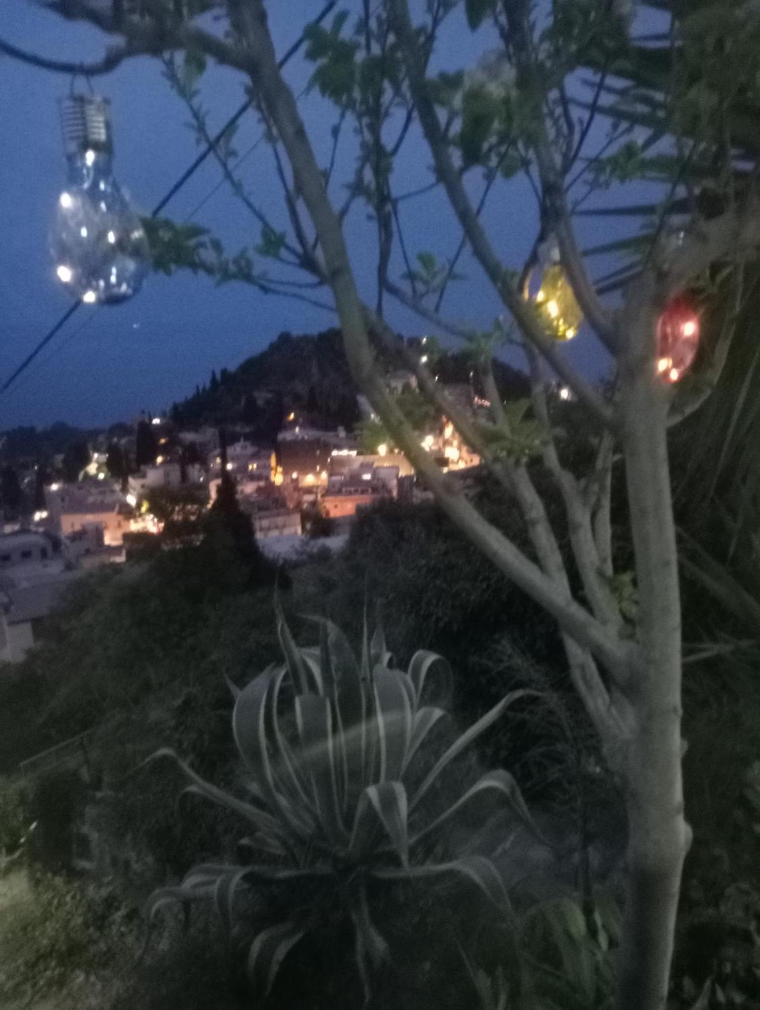 Villa Johnny And Mary'S House Breathtaking View Taormina Room photo